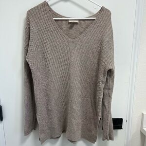 Cozy V-Neck Knit Sweater - Taupe